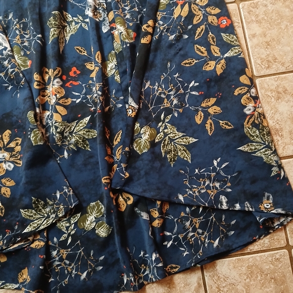 #0209 Women's Blue Floral Design Abaadlw Skirt Size Large w/Pockets - Picture 12 of 15